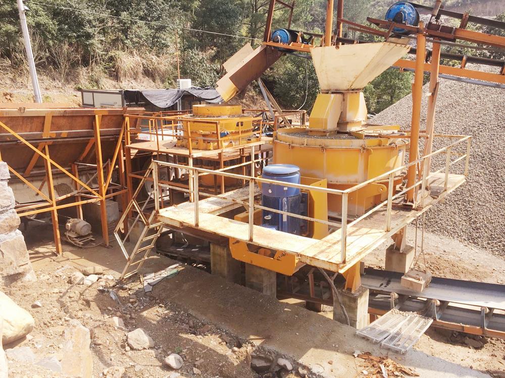 制砂机进料管衬的调整和更换步骤,附图