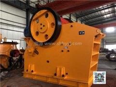 <b>大型的铁矿石应该用哪种破碎设备适合</b>